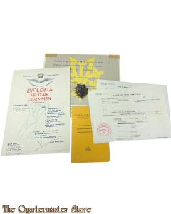 Dokument - KLu oorlondes en documenten  incl insigne