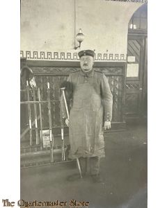 Postkarte/ Photo 1917 Deutscher Soldat mit Besen 