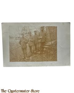 Postkarte/ Photo 1916 4 Deutsche Soldaten auf holztreppe