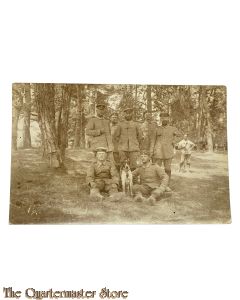 Postkarte/ Photo 1915 group of German soldiers with dog