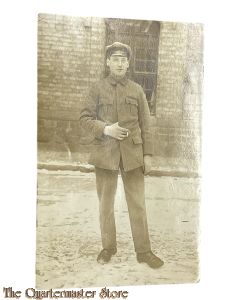 Photo 1918  Deutscher Soldat rauchend