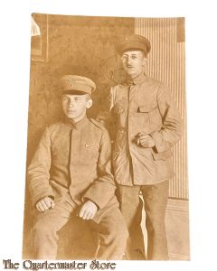 Postkarte/Studio photo 1914-18 2 Deutscher Soldaten im Werkanzug 