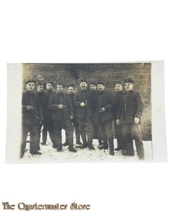 (Feld) Postkarte/Studiophoto 1914 Gruppe Deutsche Soldaten rauchend