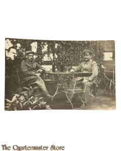 (Feld)postkarte 1915 2 Deutsche Soldaten am Tisch