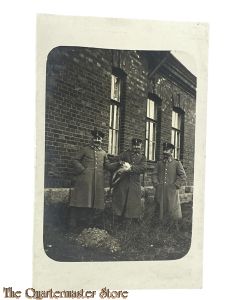 Postkarte / Studiophoto 1916 3 Unteroffiziere mit Abendessen