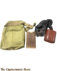 Gasmaskbag MK VI with gasmask MK V (Gasmaskertas MK VI met gasmasker MK V)