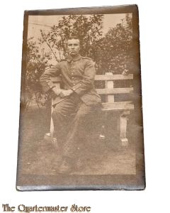 Postkarte/ Photo 1916 Deutscher Soldat auf einer Bank 
