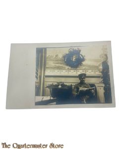 Postkarte/Photo 1915 Deutscher Offizier liest Zeitung 