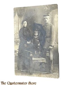Postkarte/Studio photo 1916 Deutscher Soldat mit Frau und Sohn 