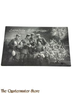 (Feld) Postkarte/Studiophoto 1917 Ostergrusse ,Deutsche Soldaten , einer mit Pickelhaube 