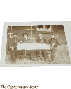 Photo 1916 2 Deutsche Offiziere mit Zivilisten 