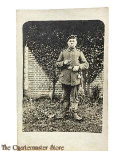 Postkarte / Studio photo 1915 Deutscher Soldat mit Seitengewehr 