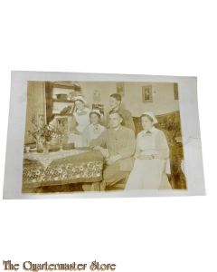 Postkarte/ Photo 1916 Deutsche Soldaten mit Schwestern im Hospital
