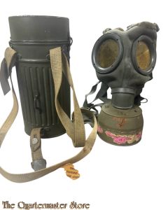 Early Wehrmacht M31 short gas mask 