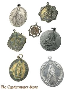 WW1 7 Saint pendants (French/British) battle field pick-ups