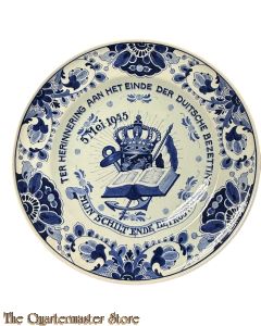 Wandbord Ter Herinnering Aan Het Einde Der Duitsche Bezetting – Mijn Schilt Ende Betrouwen 5 Mei 1945