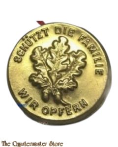 WHW Blechabzeichen  ""Schutzt die Familie - Wir Opfern"  1934.